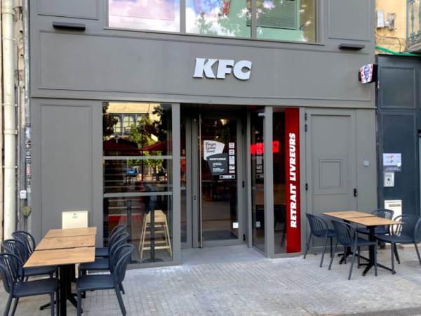Ouverture imminente pour le restaurant KFC, place de Jaude, à Clermont-Ferrand